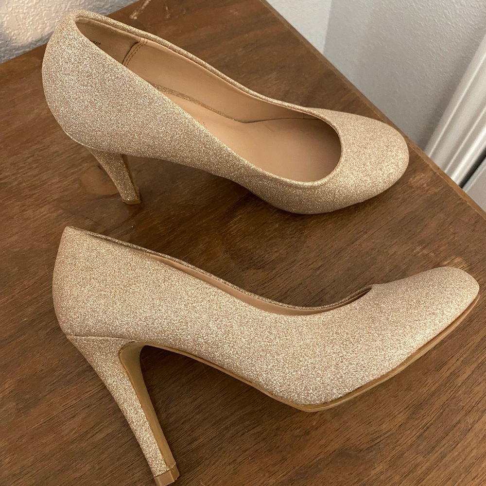 Rose gold size 8 heels